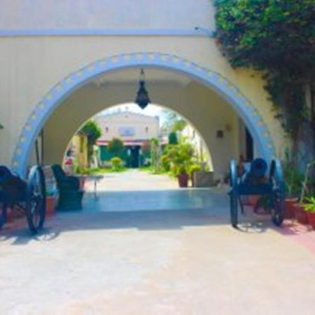 Hotel Sugan Niwas Palace Джайпур Екстериор снимка