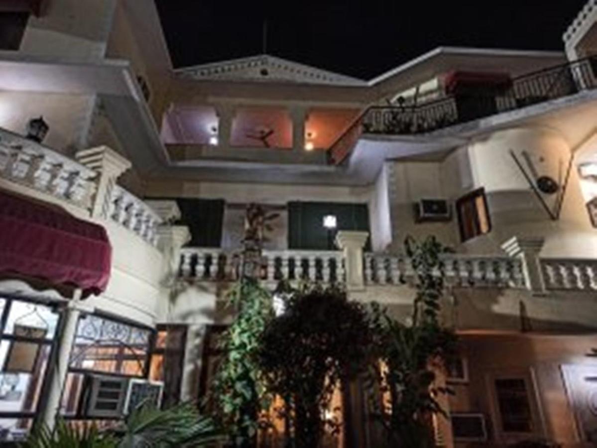 Hotel Sugan Niwas Palace Джайпур Екстериор снимка