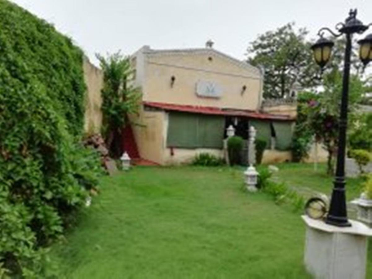 Hotel Sugan Niwas Palace Джайпур Екстериор снимка