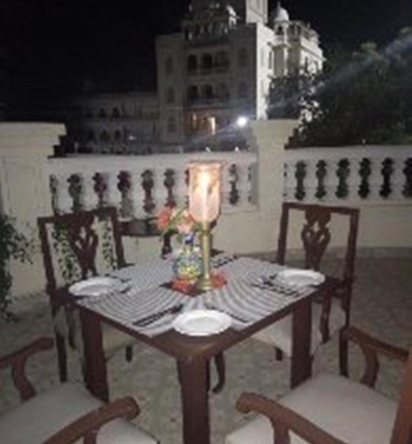 Hotel Sugan Niwas Palace Джайпур Екстериор снимка