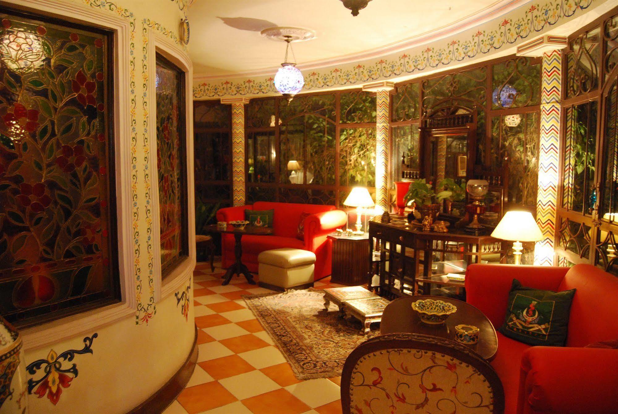 Hotel Sugan Niwas Palace Джайпур Екстериор снимка