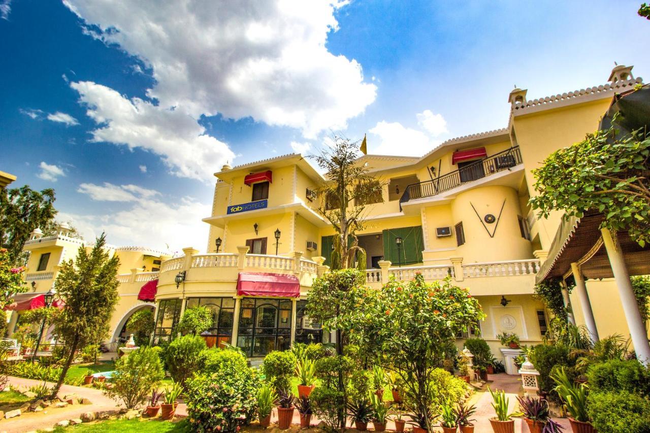 Hotel Sugan Niwas Palace Джайпур Екстериор снимка