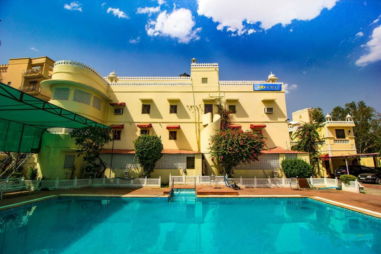 Hotel Sugan Niwas Palace Джайпур Екстериор снимка